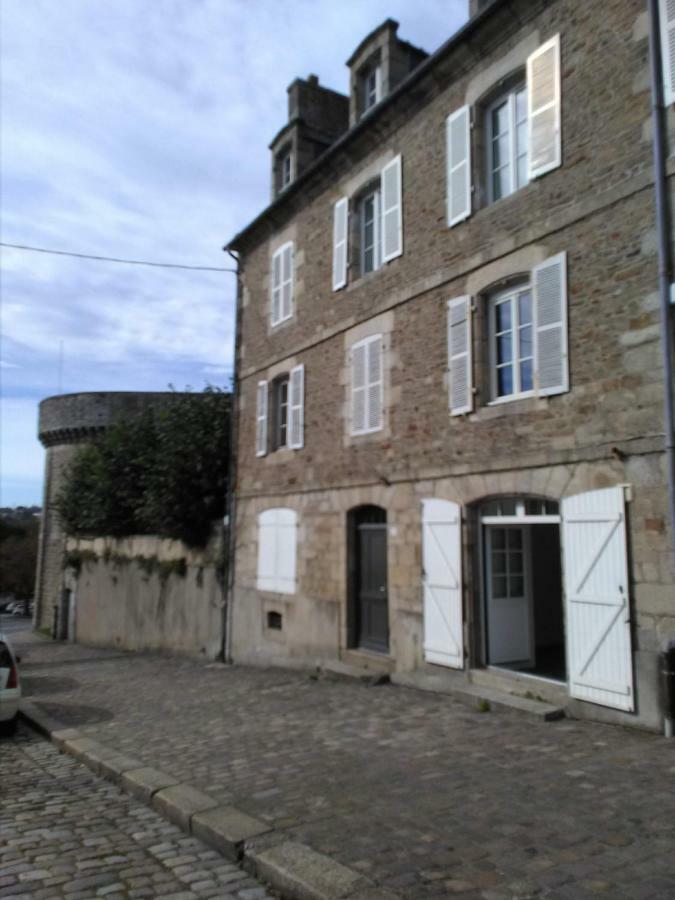 Gate House Lodge Dinan Esterno foto