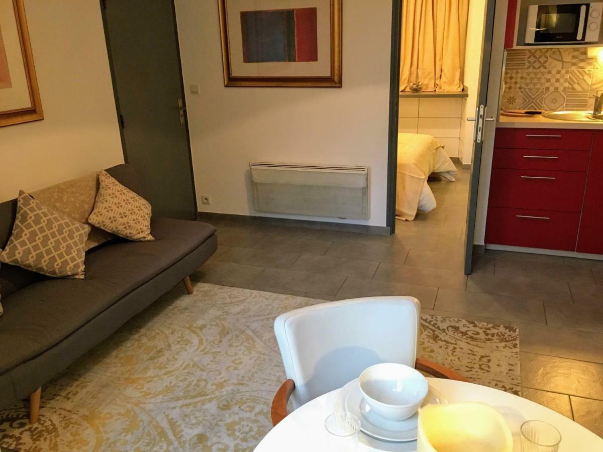 Gate House Lodge Dinan Esterno foto