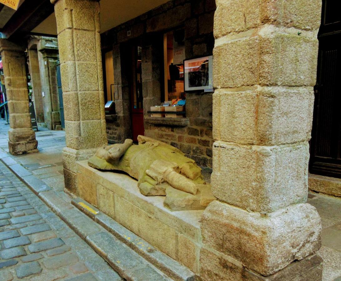 Gate House Lodge Dinan Esterno foto