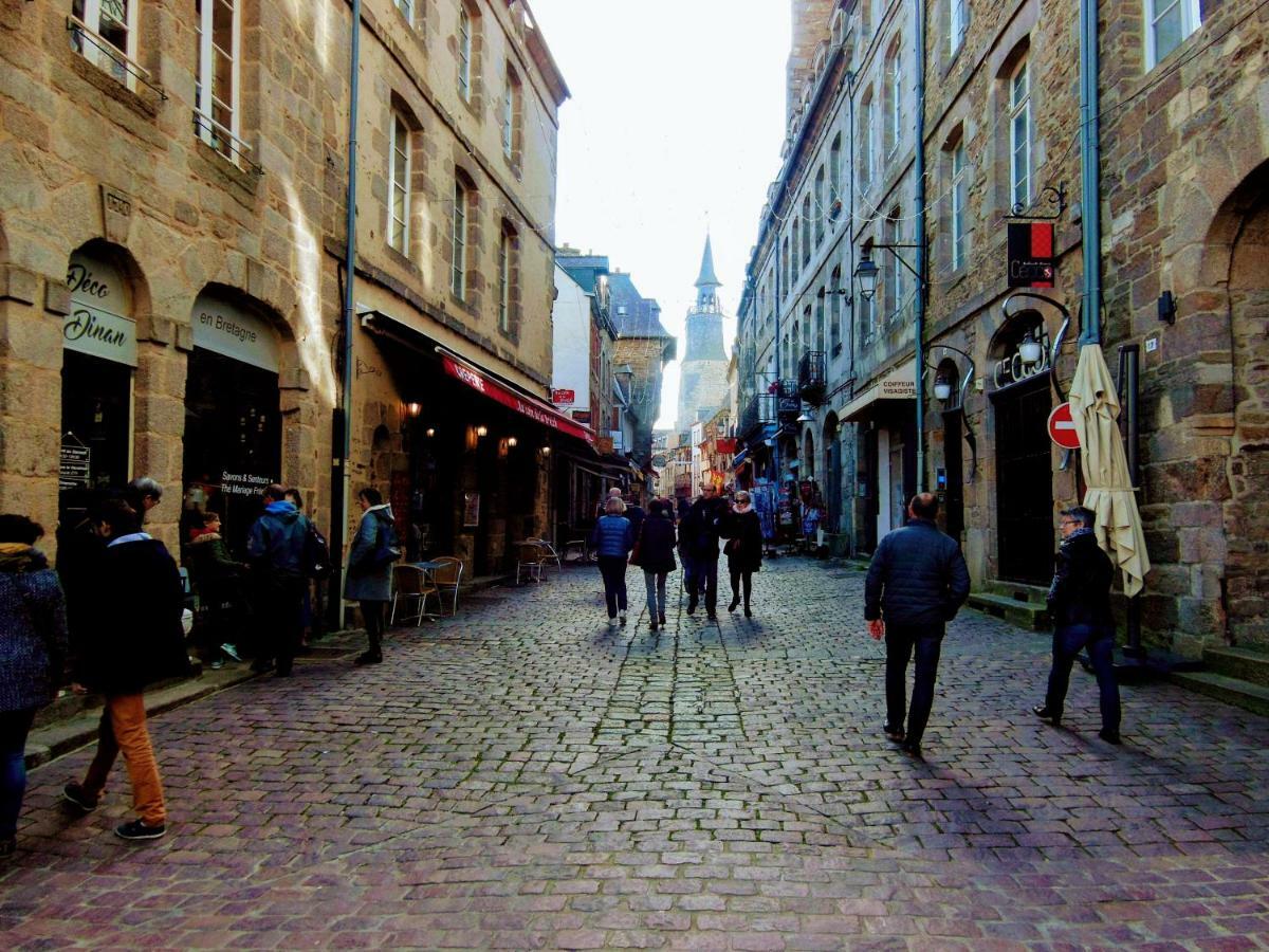 Gate House Lodge Dinan Esterno foto