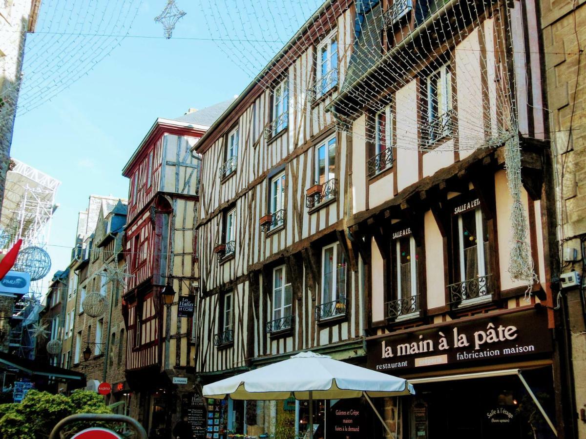 Gate House Lodge Dinan Esterno foto