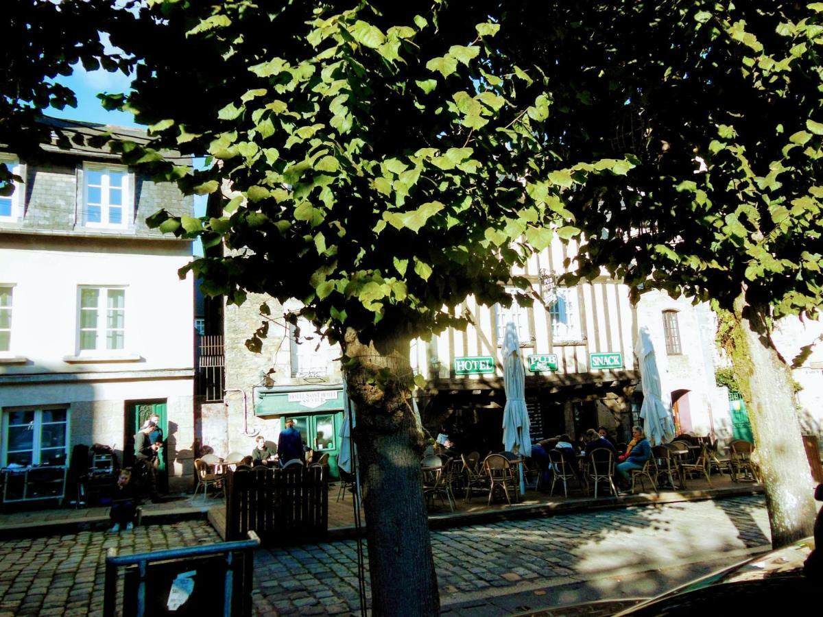 Gate House Lodge Dinan Esterno foto