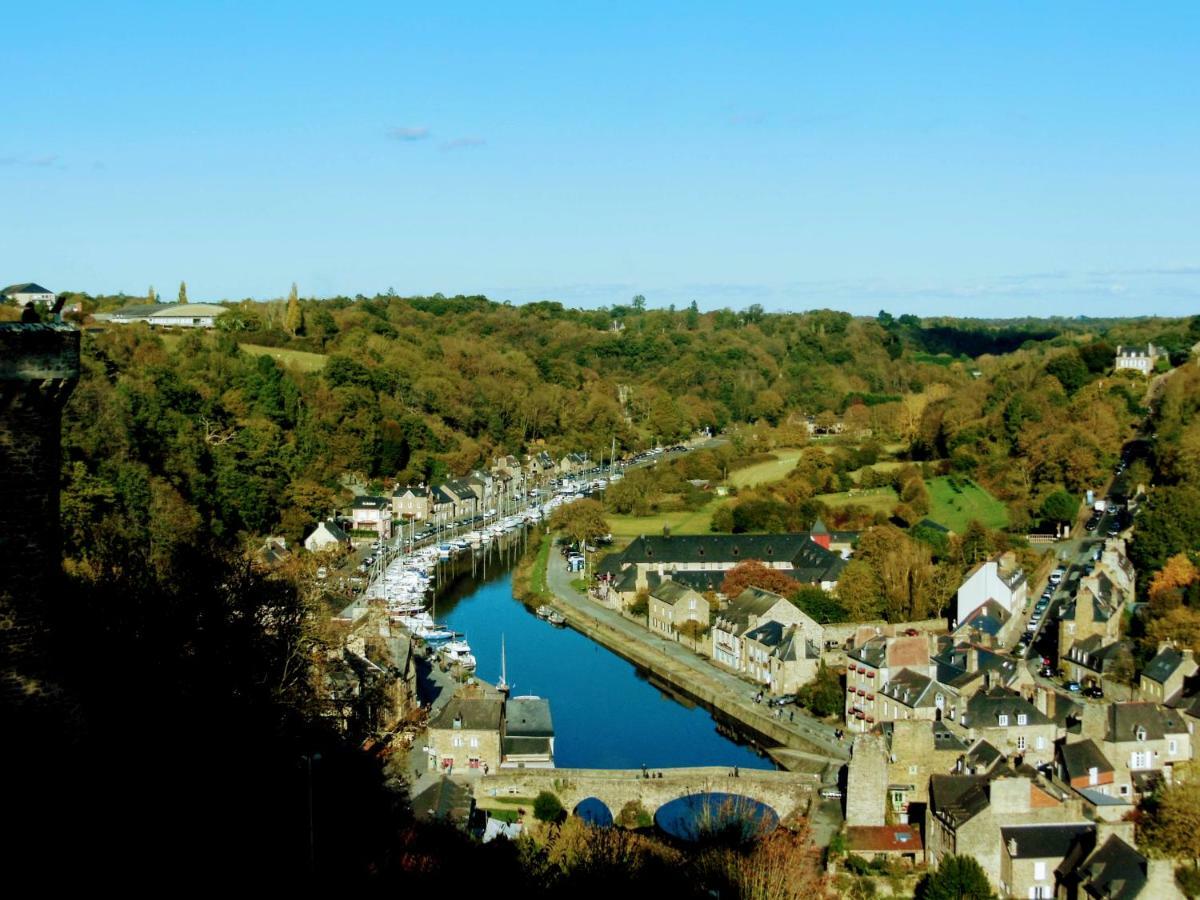 Gate House Lodge Dinan Esterno foto