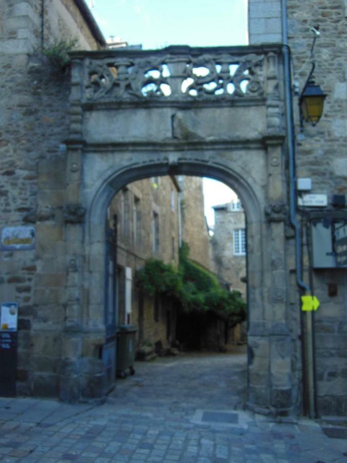 Gate House Lodge Dinan Esterno foto