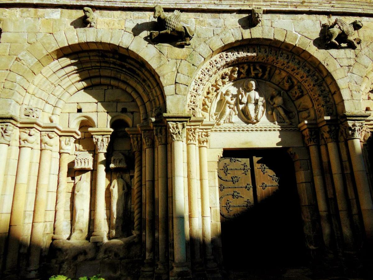 Gate House Lodge Dinan Esterno foto