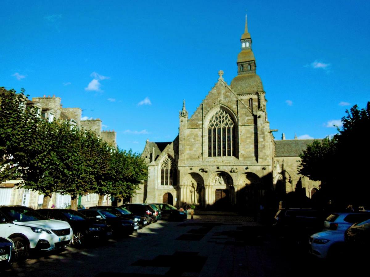 Gate House Lodge Dinan Esterno foto